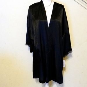 Satin-Trimmed Wrap Robe Black Size XL/XXL is missing the Rope